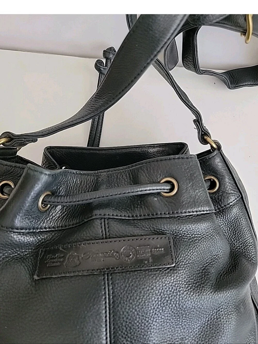 Vintage Fossil Black Pebbled Leather Crossbody Bag with Drawstring Detail